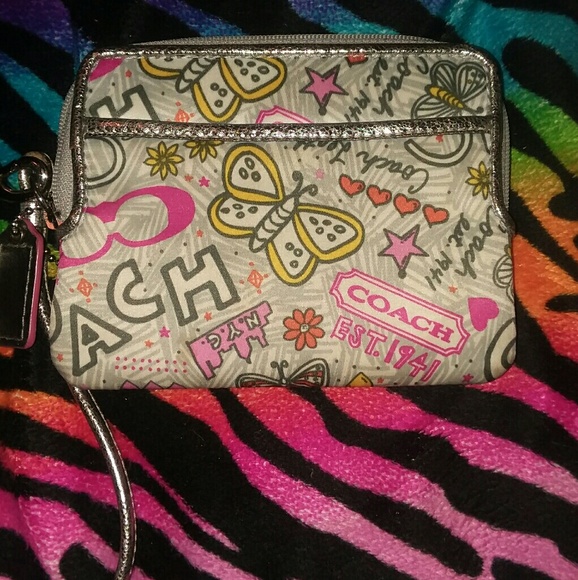 Coach - Picture 2 of 3